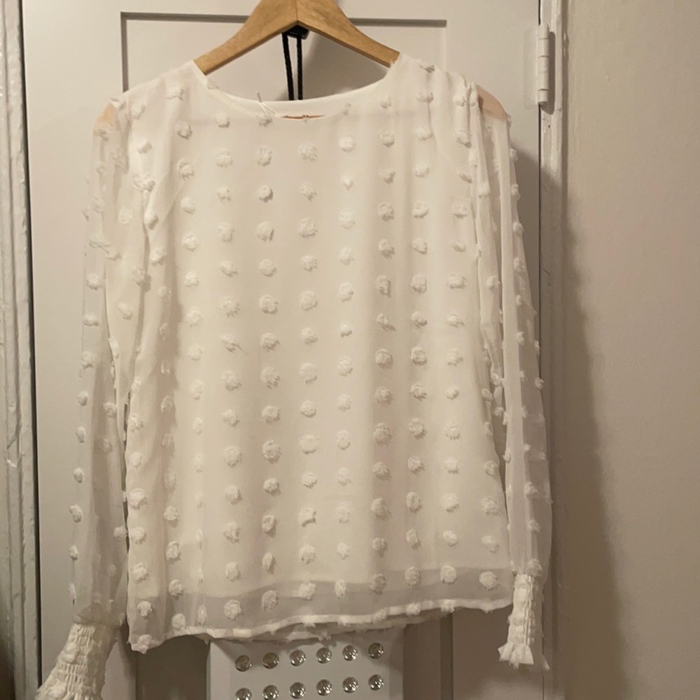 Cute White Top NWT
